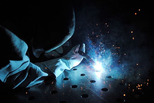 a highly paid welder in US doing welding jobs in Alaska